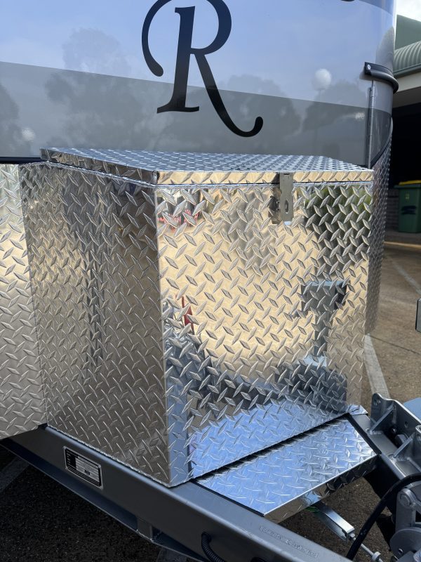 Silver Square front drawbar box