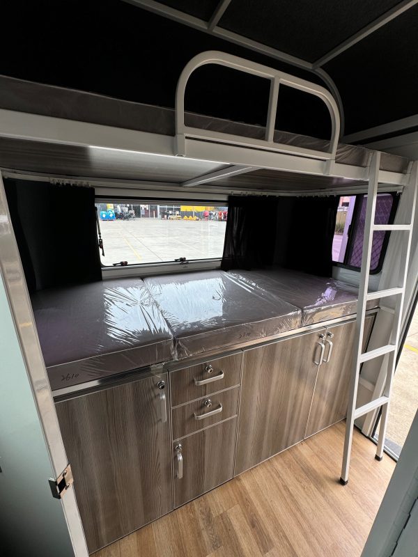 RF469 Regency Square Compact Camper 2 HAL WB - Image 4