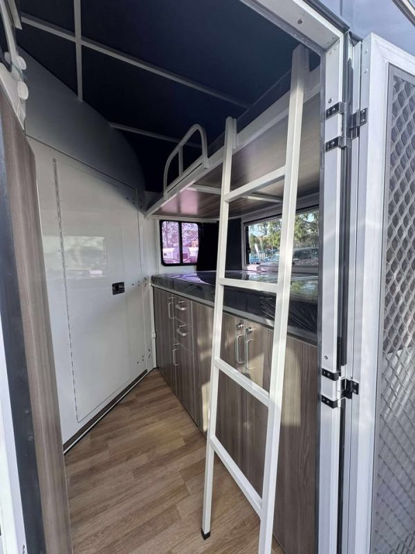 RF469 Regency Square Compact Camper 2 HAL WB - Image 2