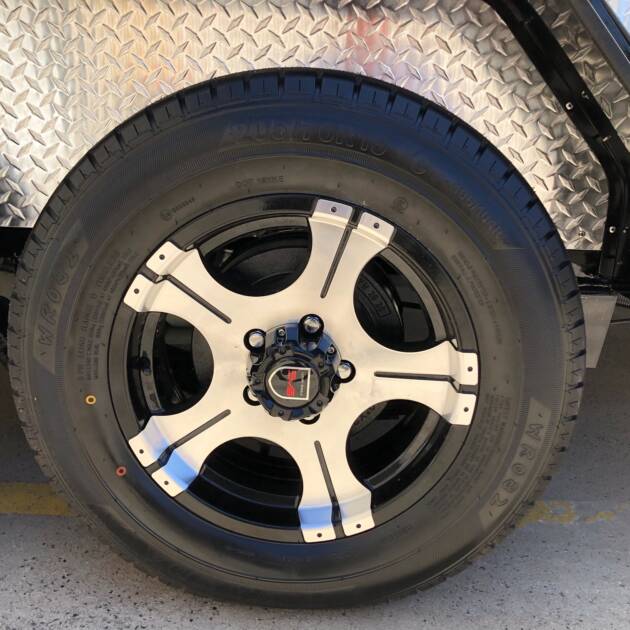 15inch Black Mag Wheel and Tyre