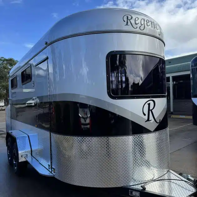 Round 2 HAL Thoroughbred 2500mm x 750mm bays