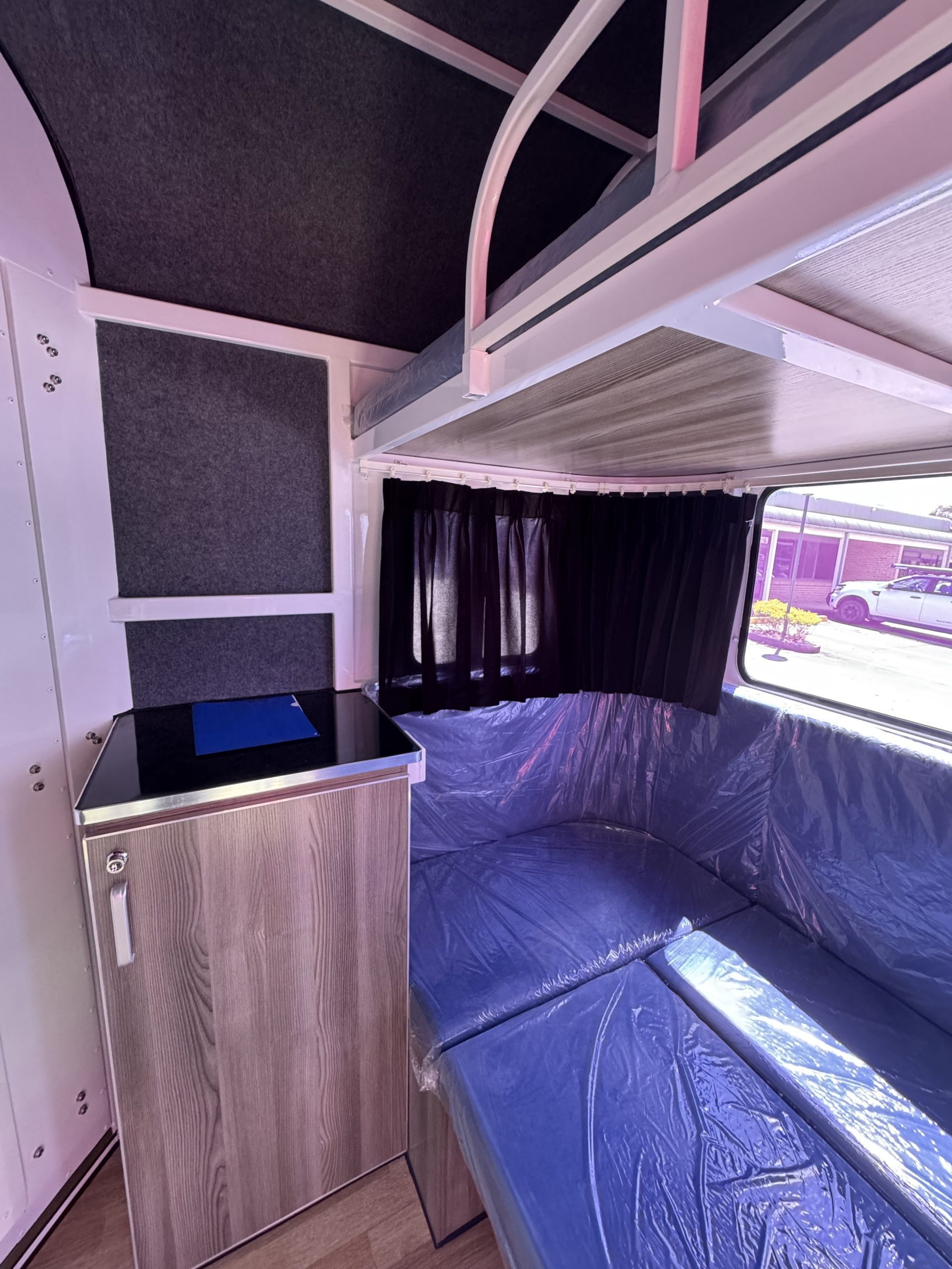 Square 3 HAL Full Camper - Image 6