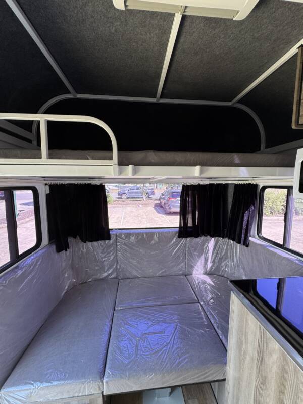 Square 2 HAL Full Camper Warmblood - Image 5