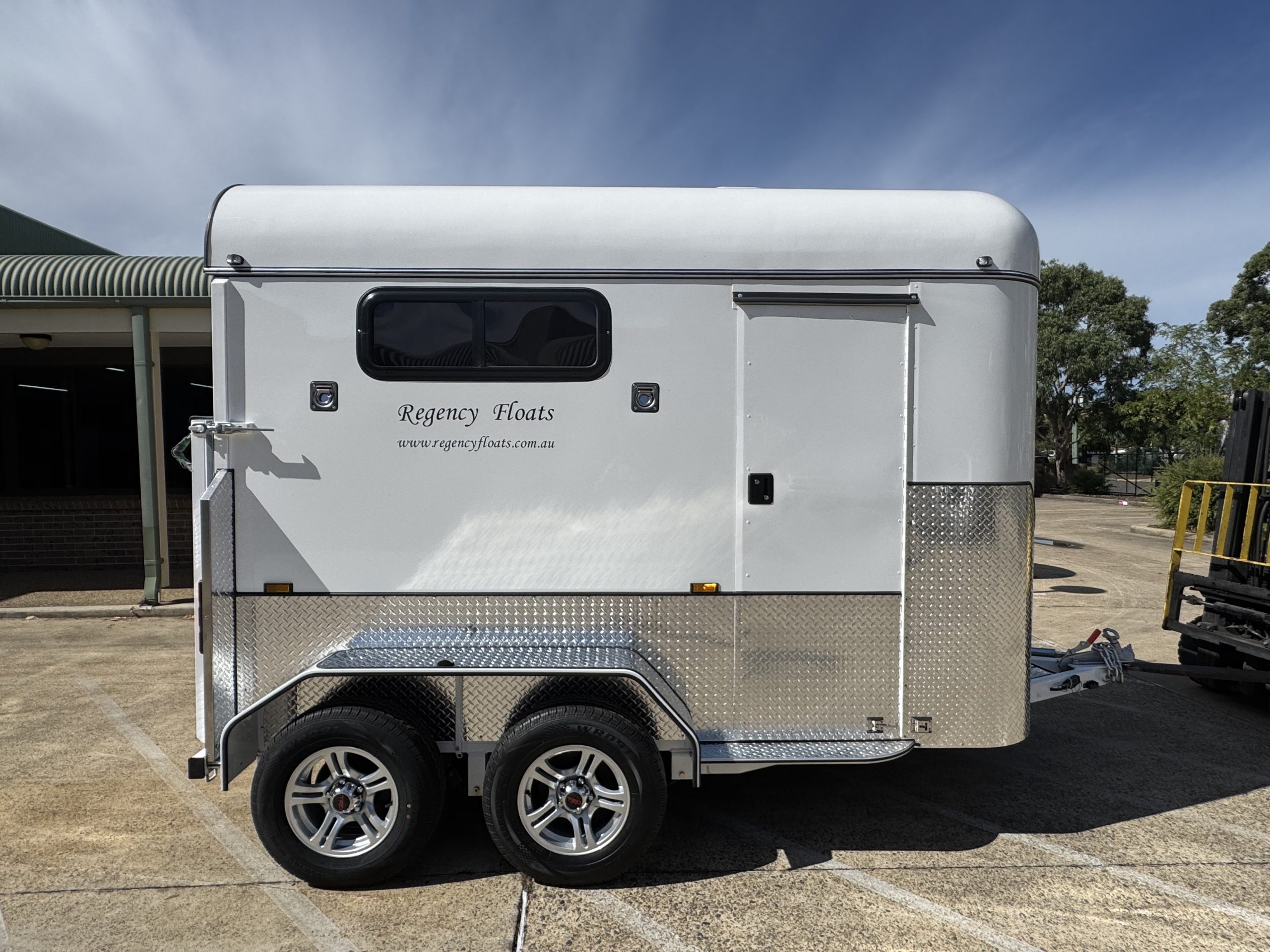 new horse floats for sale