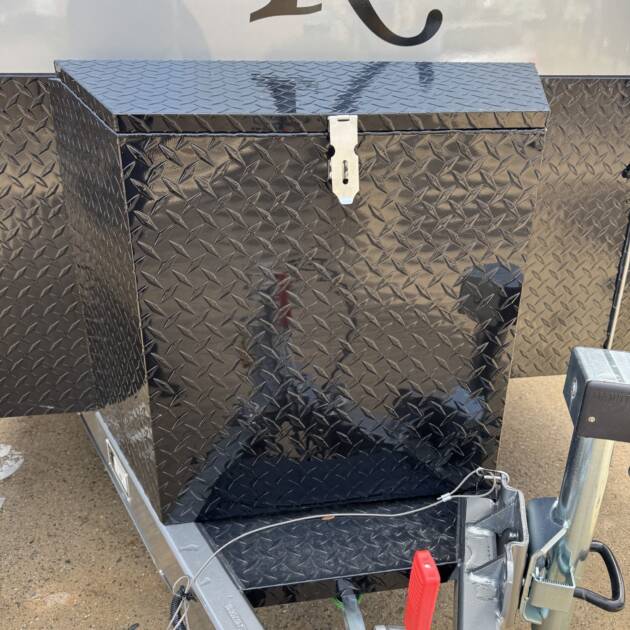 Black Square Front drawbar box