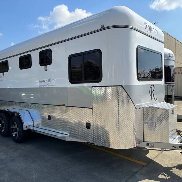 Square 3 HAL Full Camper
