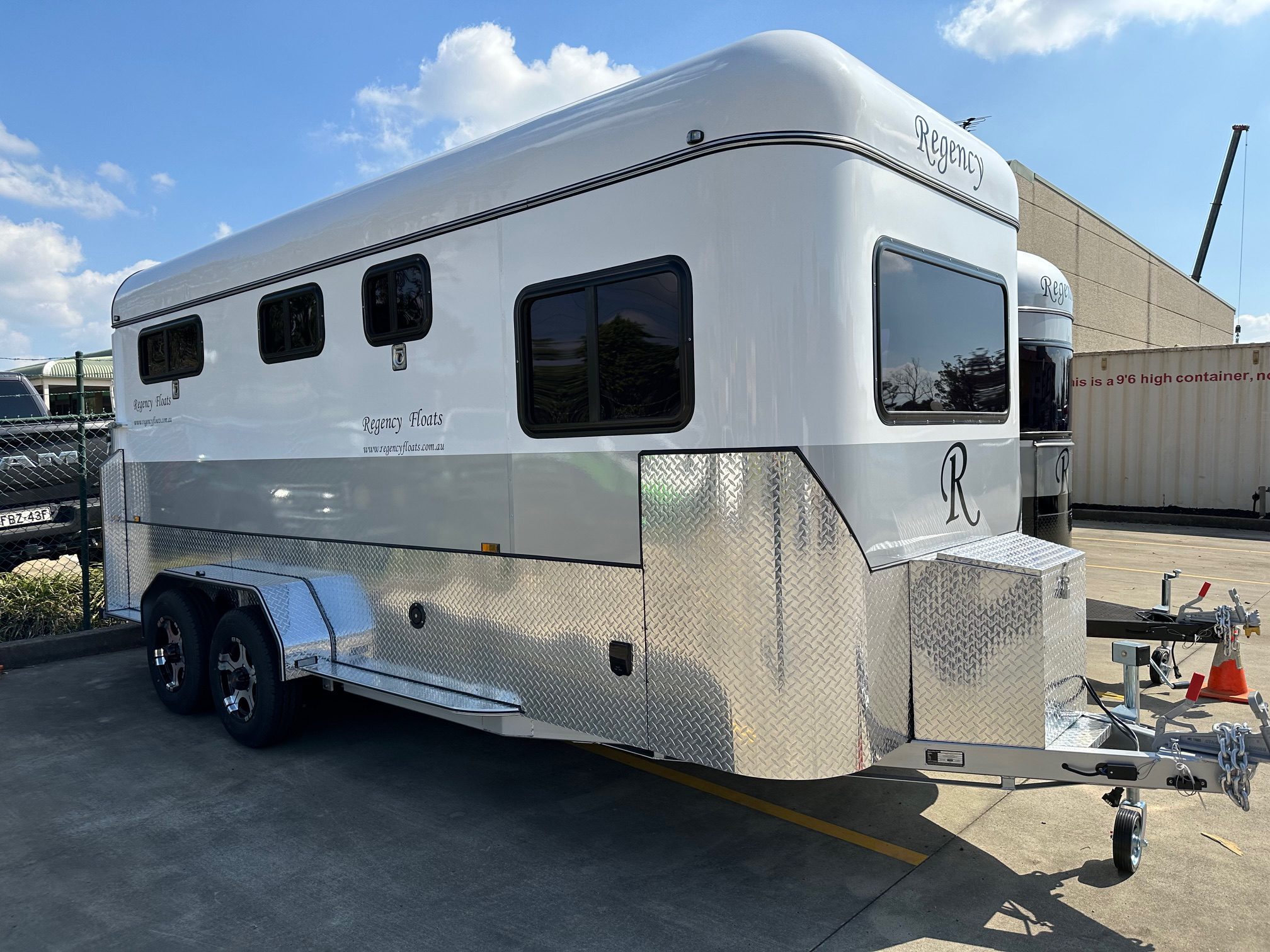 Square 3 HAL Full Camper
