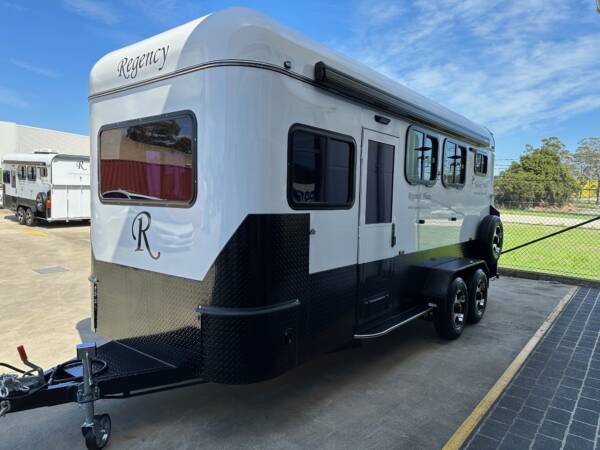 Square 2 HAL Full Camper