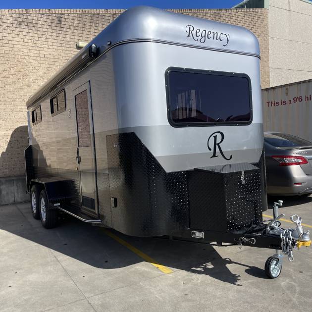 Square 2 HAL Deluxe Warmblood 2600mm x 850mm bays