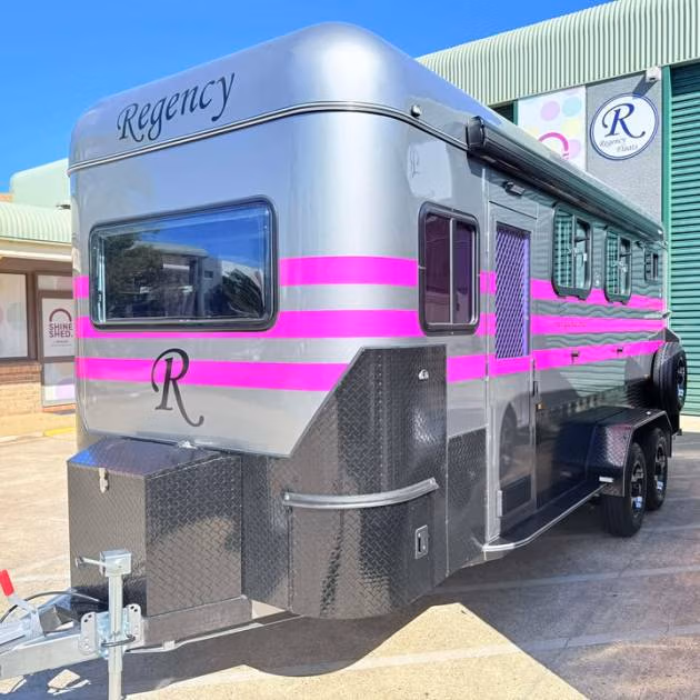 Square 2 HAL Full Camper Warmblood 2600mm x 850mm bays
