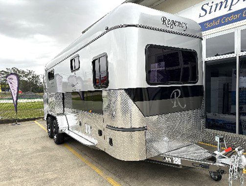 Square 2 HAL Full Camper Warmblood