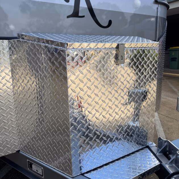 Silver Square front drawbar box