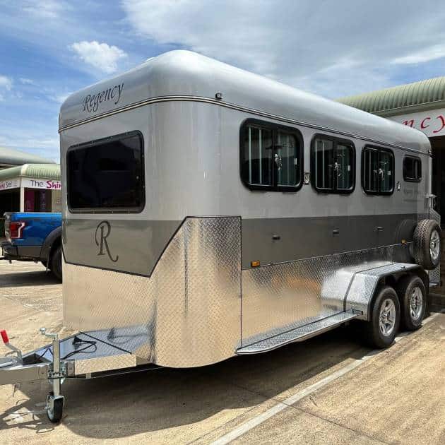 RF539 | IN STOCK | Square 3 HAL Standard 2400mm x 720mm bays