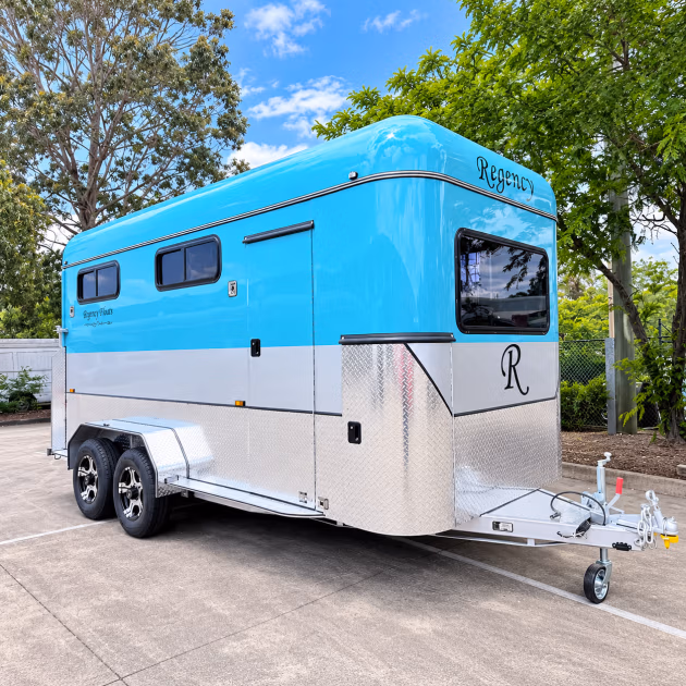 Square 3 HAL Standard Warmblood 2600mm x 850mm bays