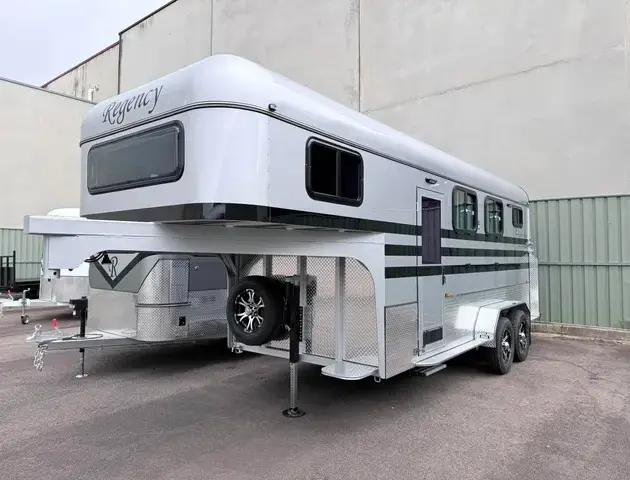2 HAL Separate Living Gooseneck